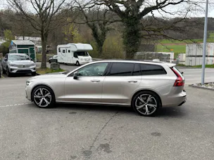 Volvo V60 2.0 B5 Ultimate Dark AWD