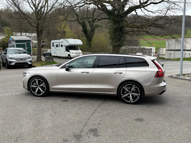 Volvo V60 2.0 B5 Ultimate Dark AWD