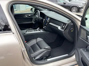 Volvo V60 2.0 B5 Ultimate Dark AWD