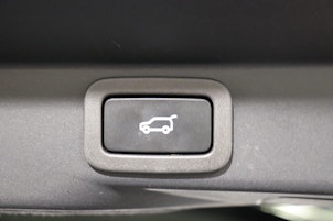 Vehicle image LAND ROVER Range Rover Sport 2.0 P400e HSE Dynamic