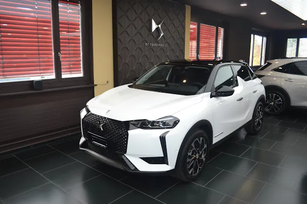 DS Automobiles 3 Crossback 1.2 Hybrid Jules Verne