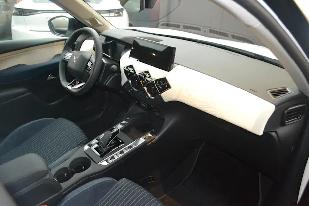 DS Automobiles 3 Crossback 1.2 Hybrid Jules Verne