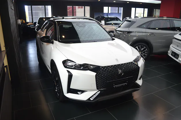 DS Automobiles 3 Crossback 1.2 Hybrid Jules Verne