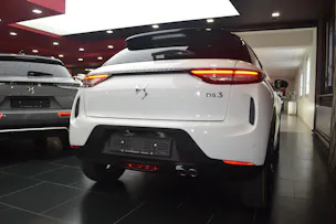 DS Automobiles 3 Crossback 1.2 Hybrid Jules Verne