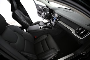 Vehicle image VOLVO V60 2.0 T6 TE Ultra Dark eAWD