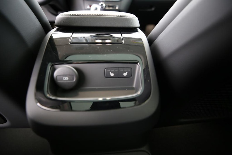 Vehicle image VOLVO V60