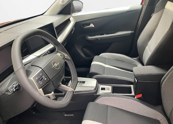 Vehicle image 4 Vehicle image 4