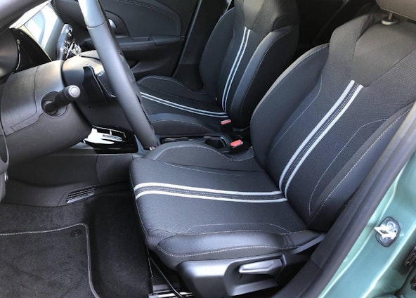 Vehicle image 4 Vehicle image 4