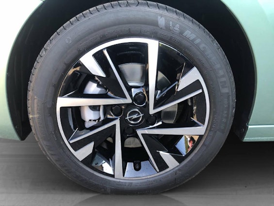 Vehicle image 9 Vehicle image 9