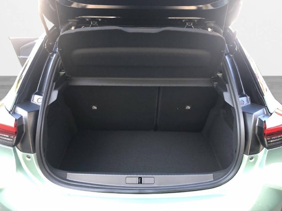 Vehicle image 8 Vehicle image 8