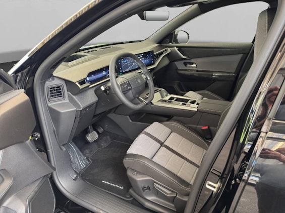 Vehicle image 4 Vehicle image 4