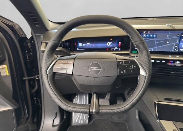 Vehicle image 5 Vehicle image 5