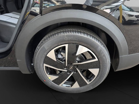 Vehicle image 9 Vehicle image 9