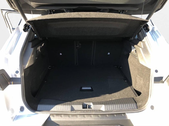 Vehicle image 8 Vehicle image 8