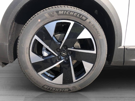 Vehicle image 9 Vehicle image 9