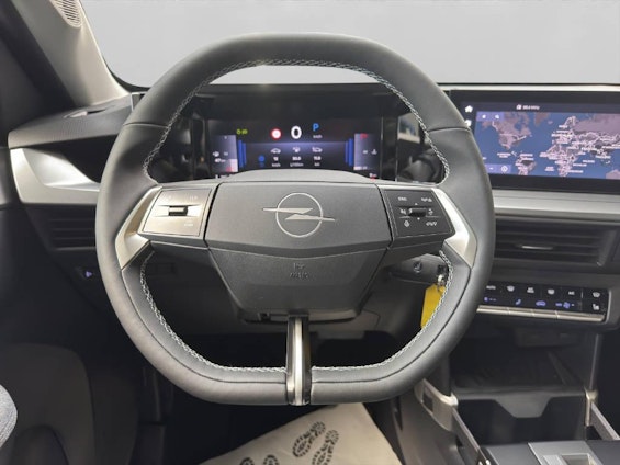 Vehicle image 5 Vehicle image 5