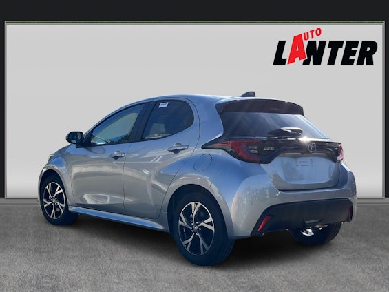 Vehicle image 3 Vehicle image 3