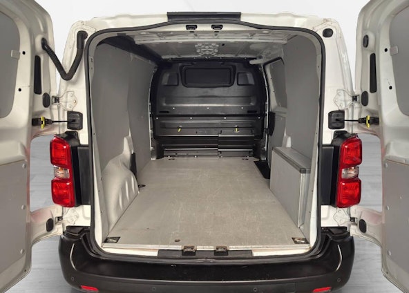 Vehicle image 8 Vehicle image 8