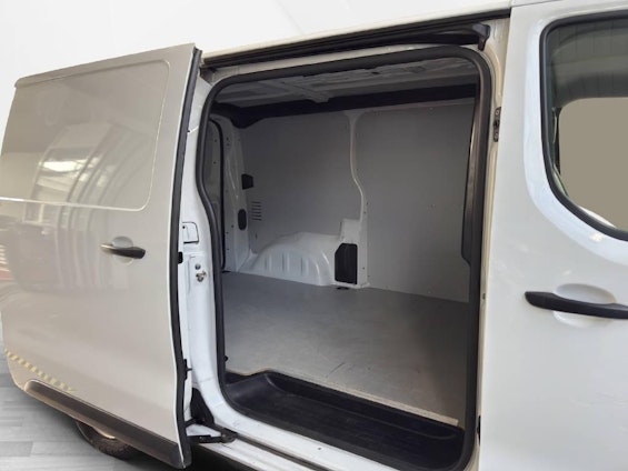 Vehicle image 7 Vehicle image 7