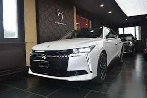 DS Automobiles No4 E-Tense Jules Verne