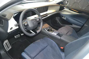 DS Automobiles No4 E-Tense Jules Verne