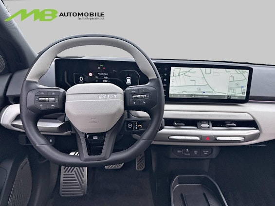 Vehicle image 12 Vehicle image 12