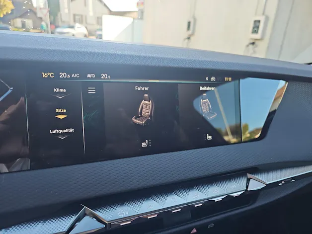 DS Automobiles No4 1.2 Hybrid Pallas