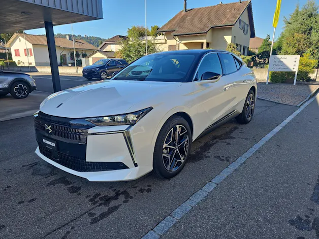 DS Automobiles No4 1.2 Hybrid Pallas