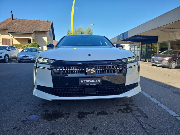 DS Automobiles No4 1.2 Hybrid Pallas