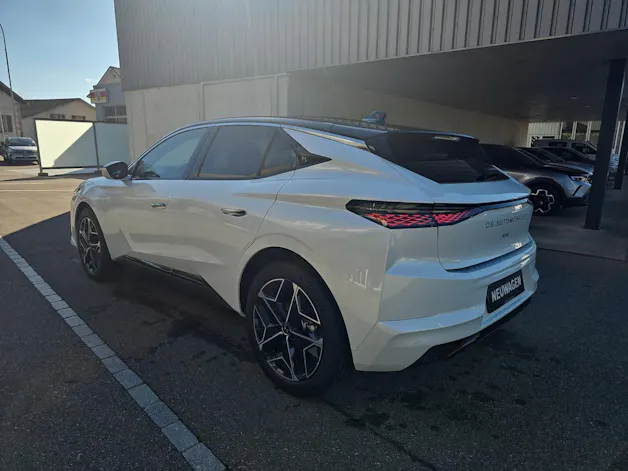 DS Automobiles No4 1.2 Hybrid Pallas