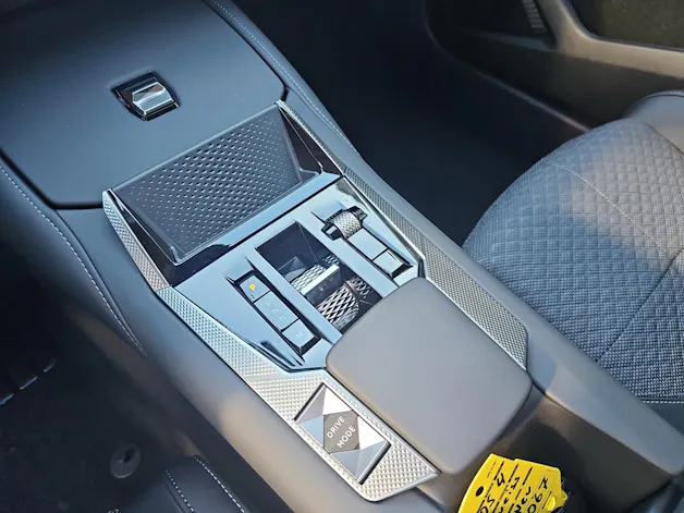 DS Automobiles No4 1.2 Hybrid Pallas