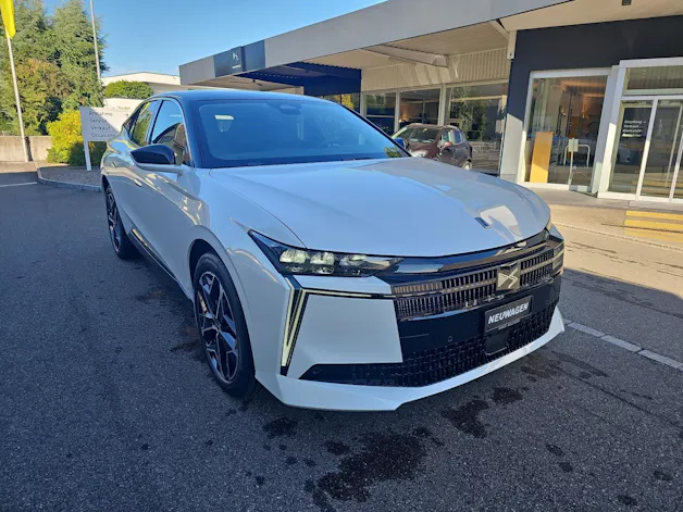 DS Automobiles No4 1.2 Hybrid Pallas
