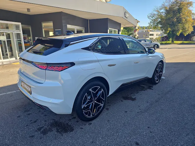 DS Automobiles No4 1.2 Hybrid Pallas