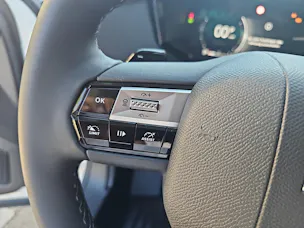 DS Automobiles No4 1.2 Hybrid Pallas