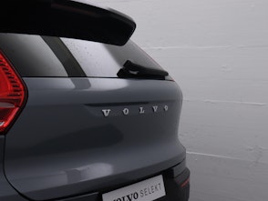 Vehicle image VOLVO XC40 2.0 B4 MH R-Design AWD