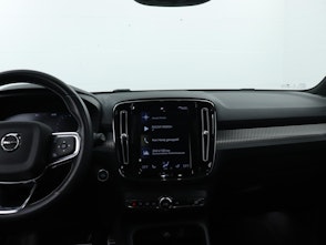 Vehicle image VOLVO XC40 2.0 B4 MH R-Design AWD