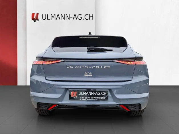 DS Automobiles No4 E-Tense Étoile Alcantara