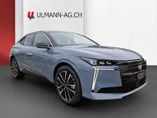 DS Automobiles No4 E-Tense Étoile Alcantara