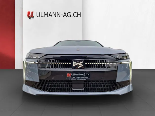 DS Automobiles No4 E-Tense Étoile Alcantara