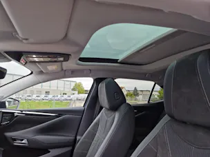 DS Automobiles No4 E-Tense Étoile Alcantara
