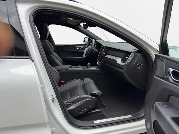 Volvo XC60 T8 eAWD R-Design Geartronic
