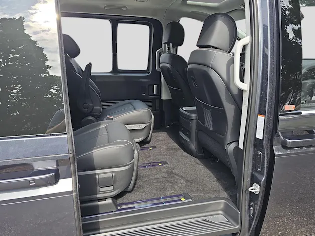 Hyundai Staria Premium 1.6 T-GDi HEV Vertex A