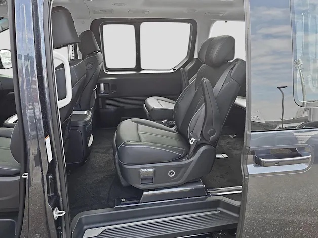 Hyundai Staria Premium 1.6 T-GDi HEV Vertex A