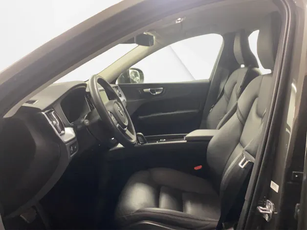 Volvo XC60 B4 Diesel Mild Hybrid AWD Momentum Geartronic