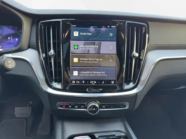 Volvo V60 B4 Benzin Mild Hybrid Ultra Dark DCT