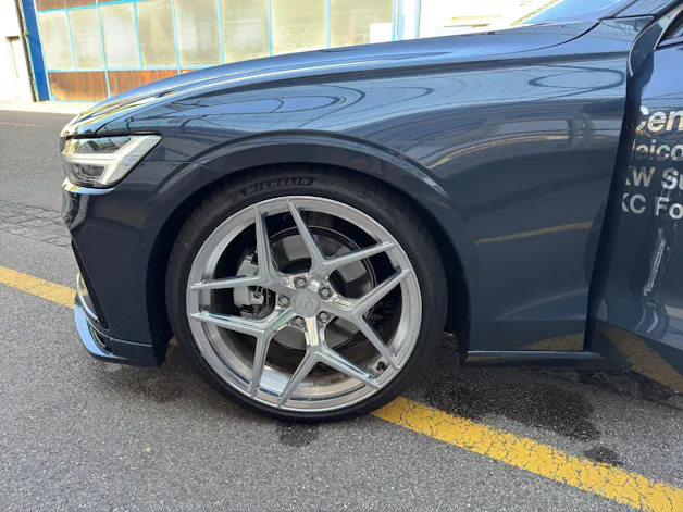Volvo V60 B4 Benzin Mild Hybrid Ultra Dark DCT