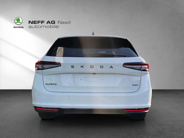 Škoda Superb Combi 2.0 TSI Sportline 4x4 DSG