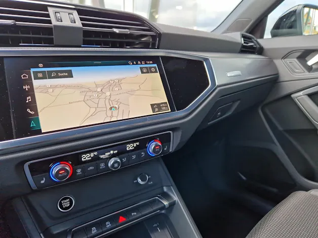 Audi Q3 35 TFSI S line Attraction S-tronic Mythosschwarz Metallic