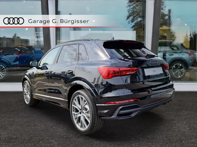 Audi Q3 35 TFSI S line Attraction S-tronic Mythosschwarz Metallic