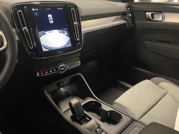 Volvo XC40 B3 Benzin Mild Hybrid Xcite DCT